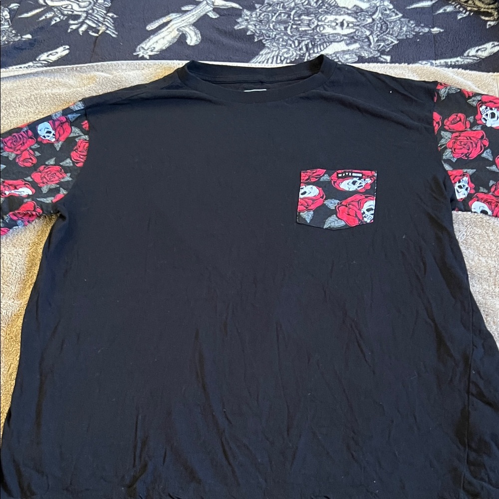 Stylish Black Tee with Red Floral Skull Accents